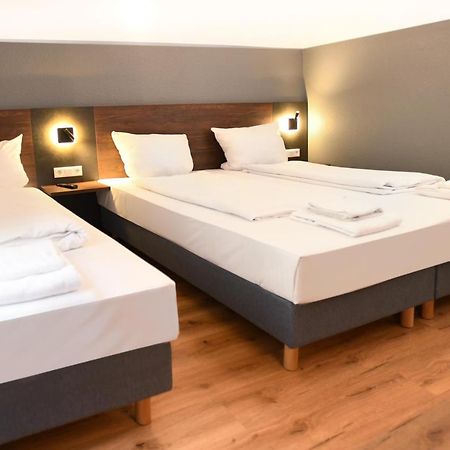 Hotel Apadana Frankfurt Франкфурт-на-Майні Екстер'єр фото