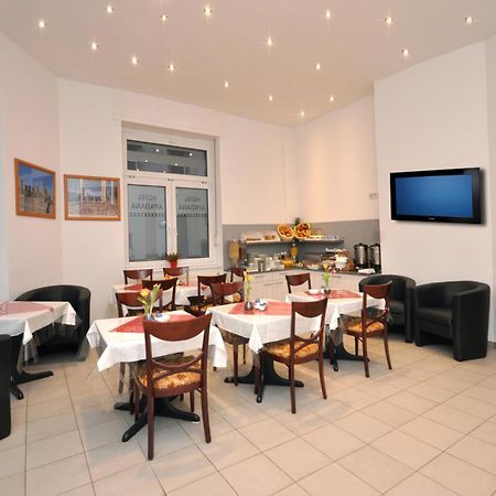 Hotel Apadana Frankfurt Франкфурт-на-Майні Екстер'єр фото