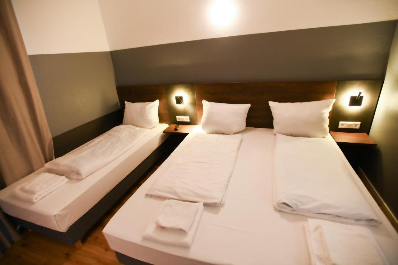 Hotel Apadana Frankfurt Франкфурт-на-Майні Екстер'єр фото
