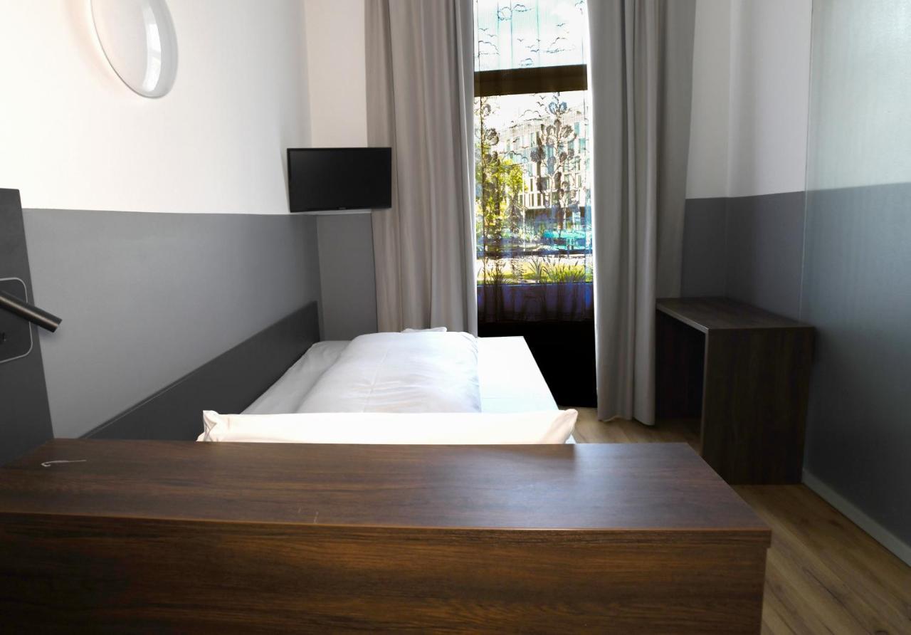 Hotel Apadana Frankfurt Франкфурт-на-Майні Екстер'єр фото