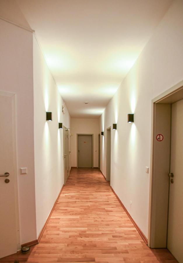 Hotel Apadana Frankfurt Франкфурт-на-Майні Екстер'єр фото