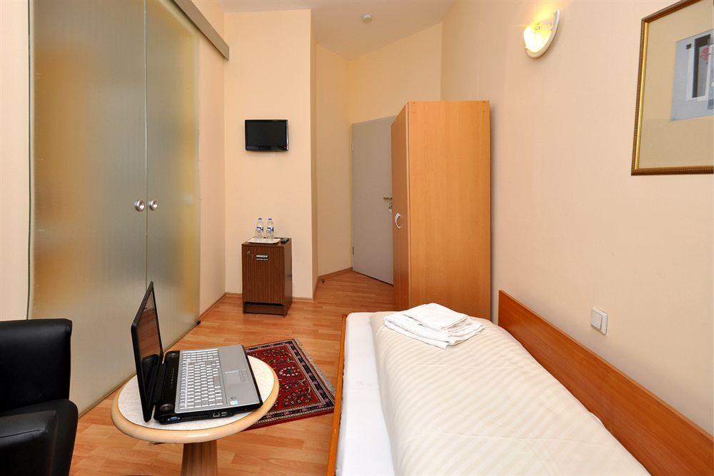 Hotel Apadana Frankfurt Франкфурт-на-Майні Екстер'єр фото